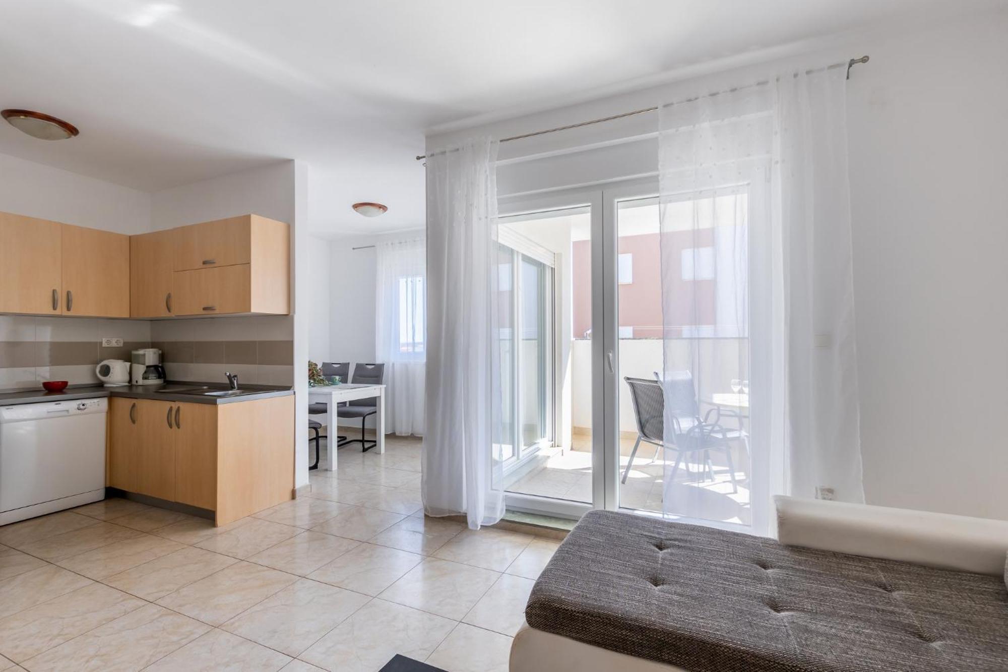 Apartment Village Nin