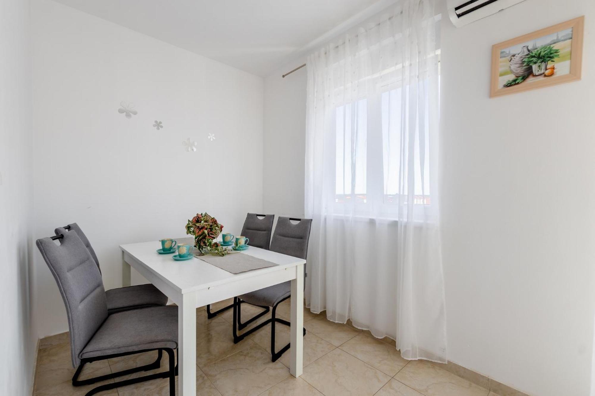 Apartment Apartment Village Nin Nin