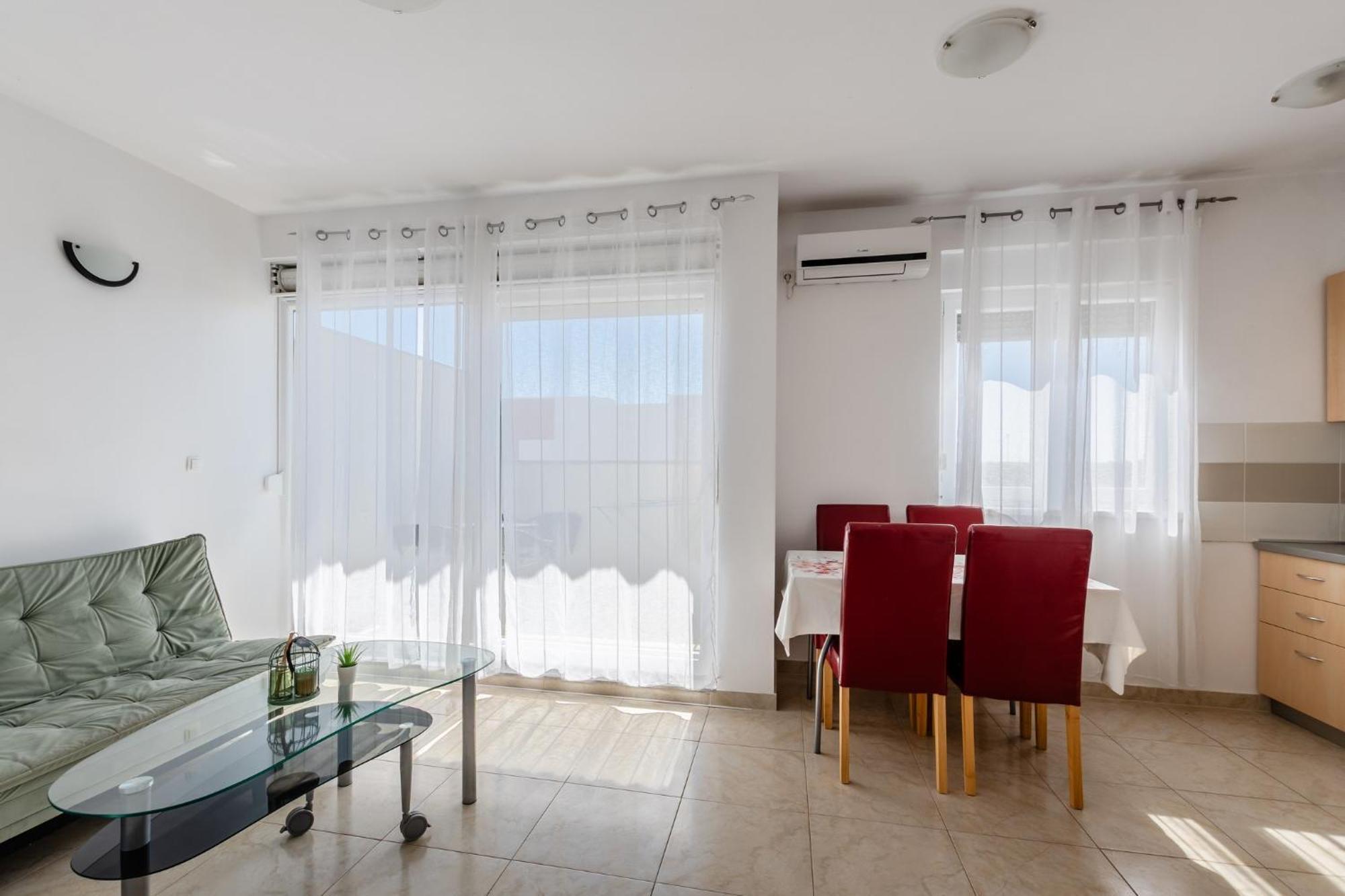 Apartment Village Nin Nin
