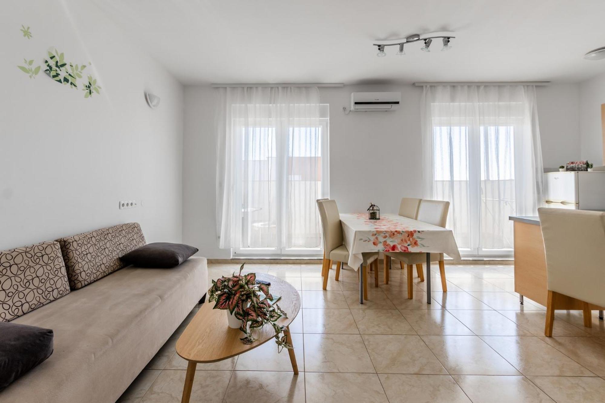 Apartment Village Nin Nin