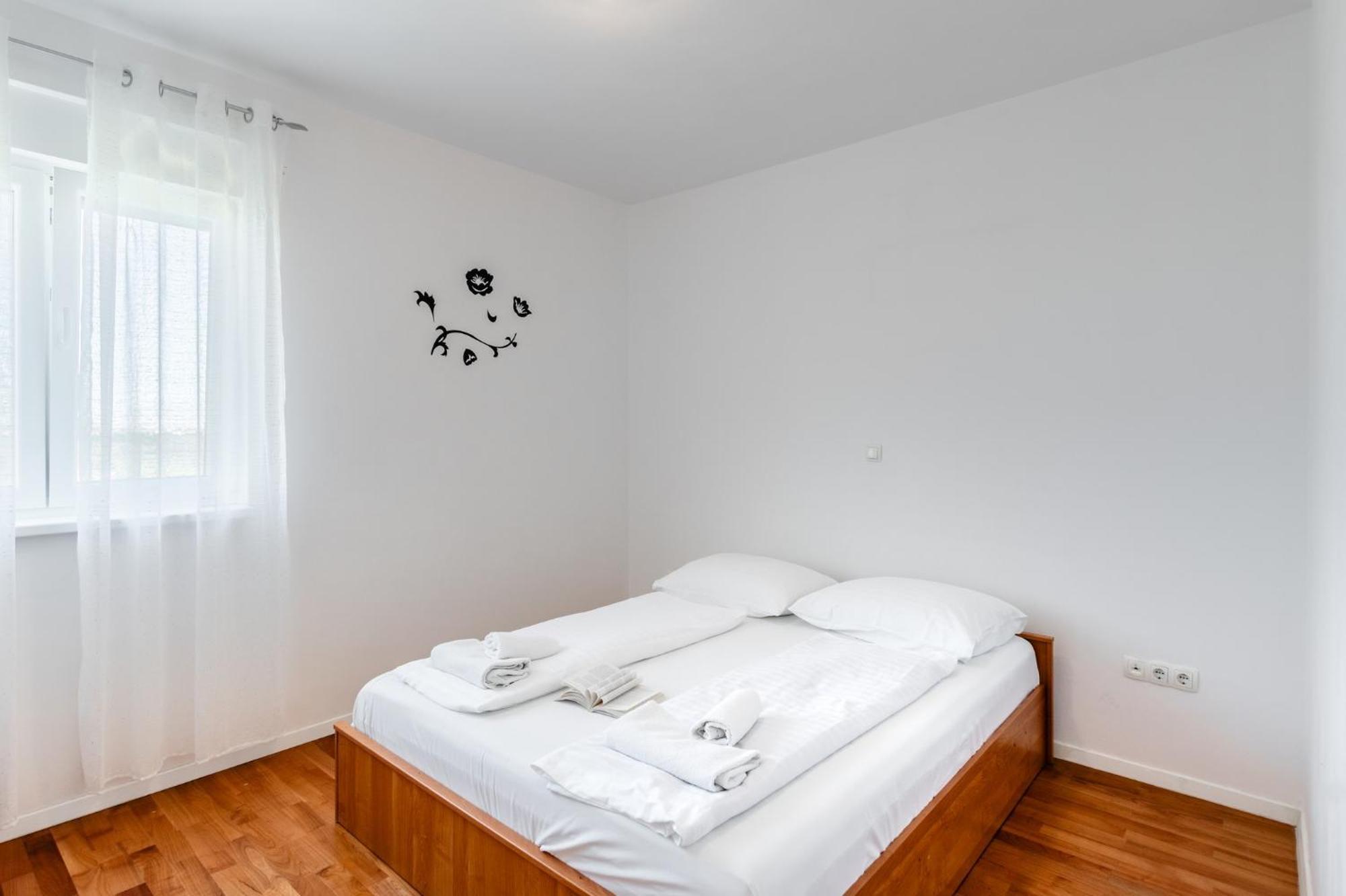 Apartment Village Nin