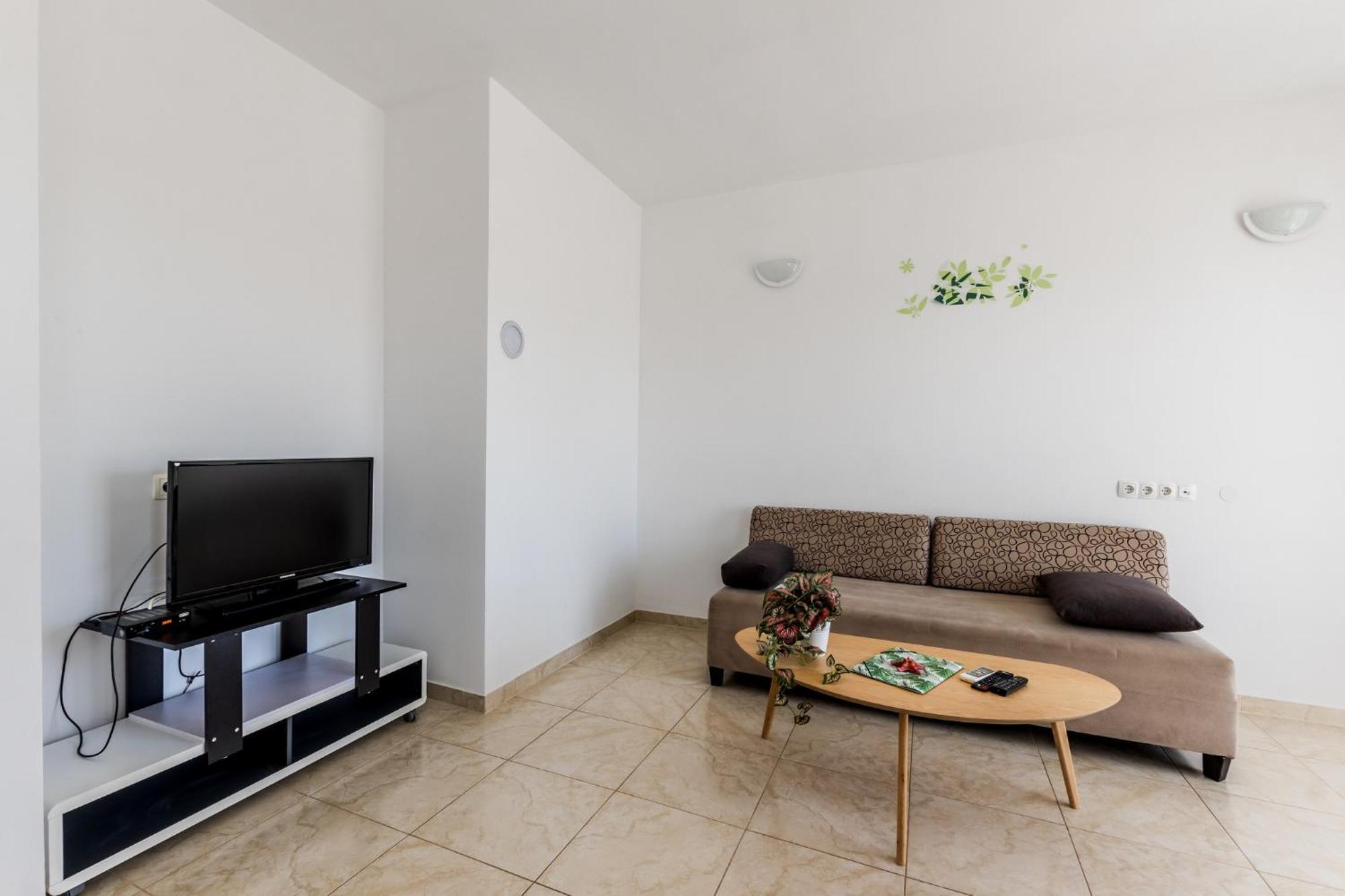 Apartment Village Nin Apartment *