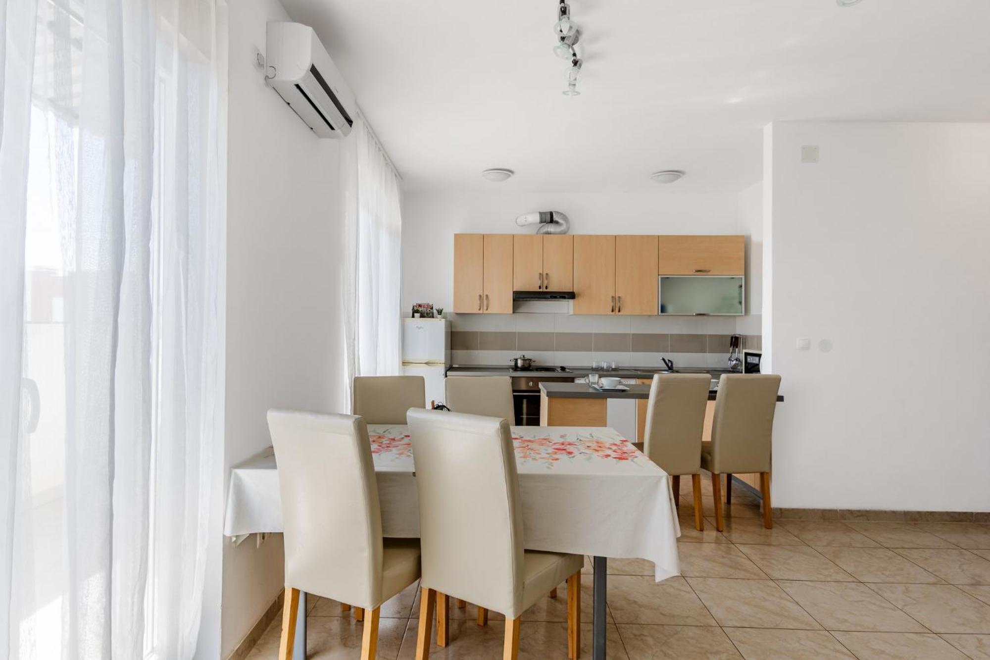 Apartment Village Nin Apartment *