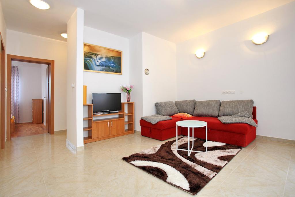 Apartment Village Nin Nin
